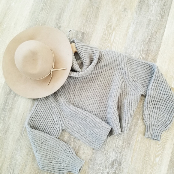 Babaton Aritzia Women's Guell Turtleneck Crop Chunky Knit Wool Sweater Like New - Picture 16 of 16